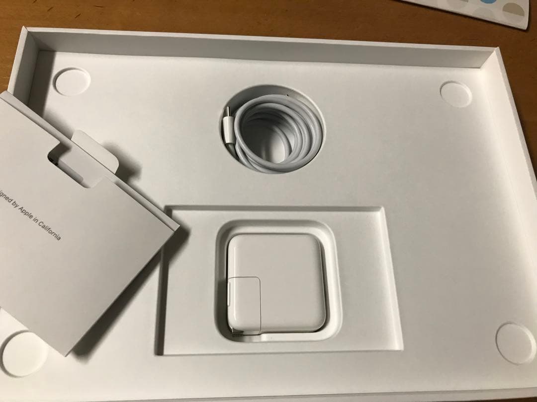 MacBook Air m1スペースグレー 16GB　箱、付属品あり