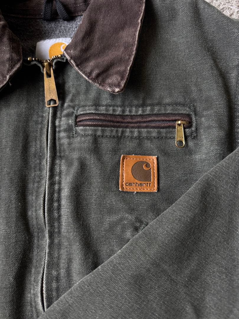 カーハート　デトロイトジャケットmos モスグリーン
