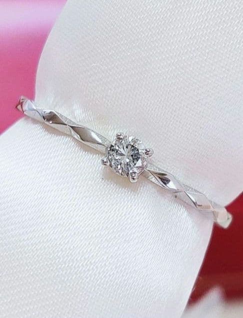 新入荷 未使用品 pt950 天然ダイヤモンド 0.08ct リング