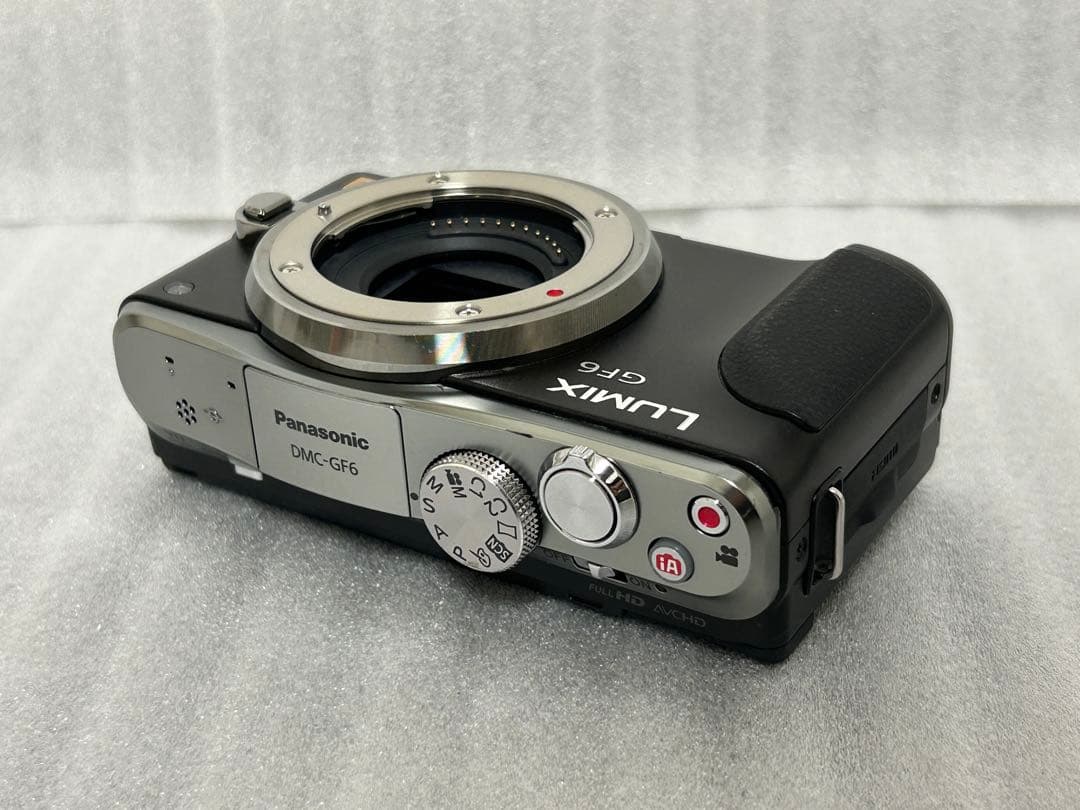 LUMIX DMC-GF6 ブラック デジタル一眼レフ 本体　250