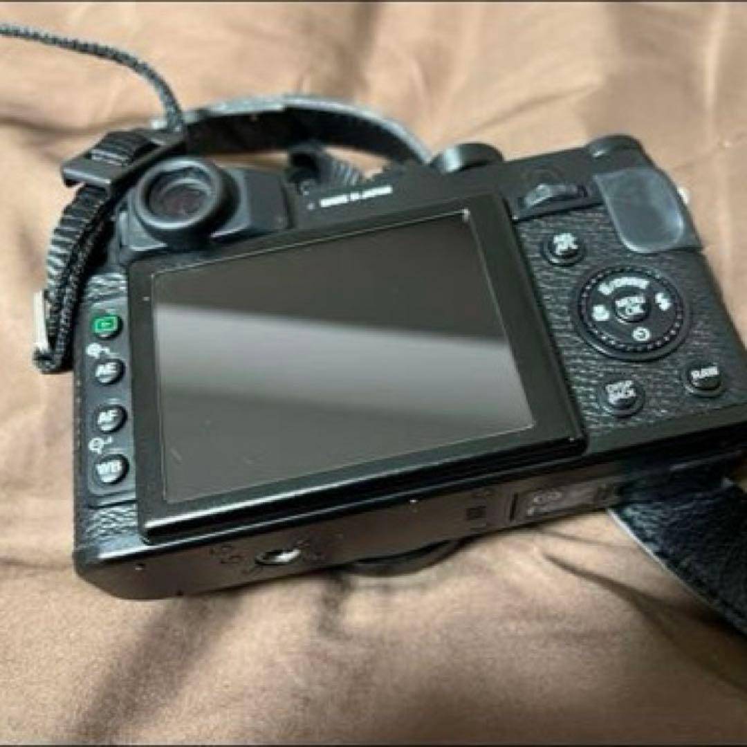 【美品・箱付き】Fujifilm X10 デジタルカメラ レンズキャップ付き