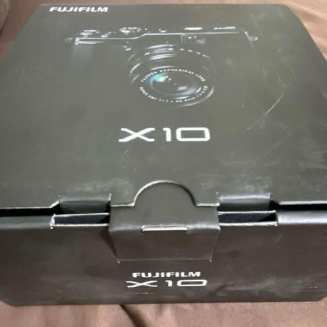 【美品・箱付き】Fujifilm X10 デジタルカメラ レンズキャップ付き