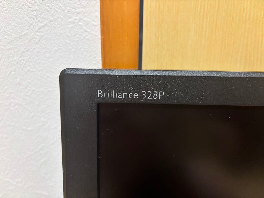 フィリップス Brilliance 328P 4K 液晶モニター/31.5型