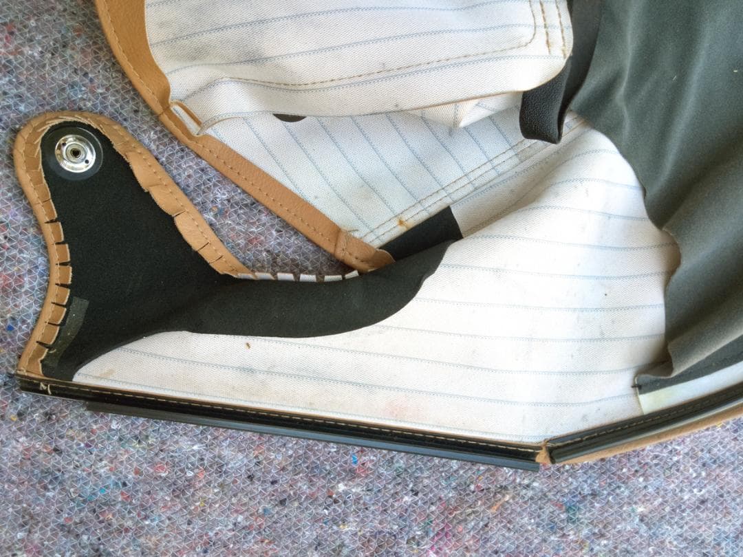 ユーノス　ロードスター　NA　Ⅴ―SPECIAL　オリジナル　トノカバー/幌収納