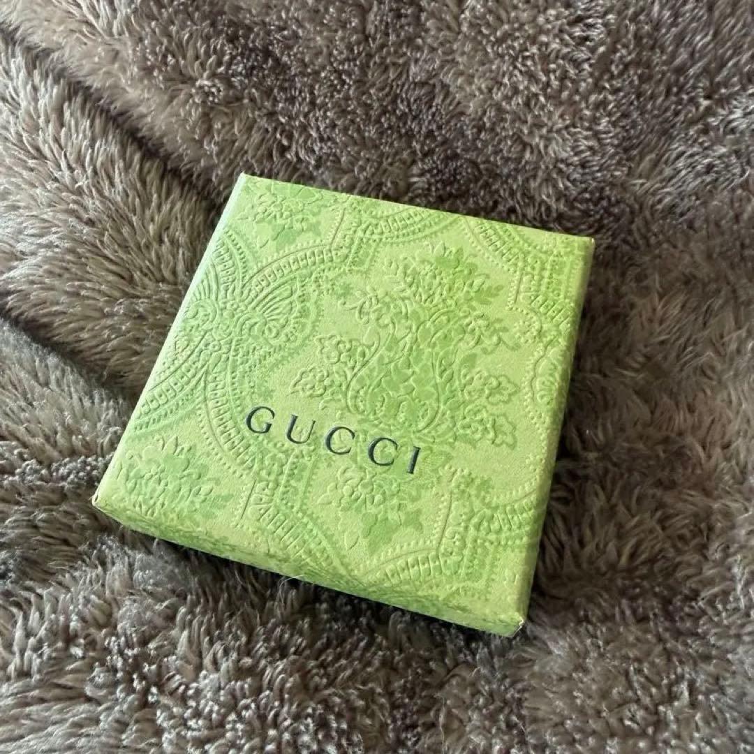 GUCCI ブラックリング 彫刻デザイン 20号