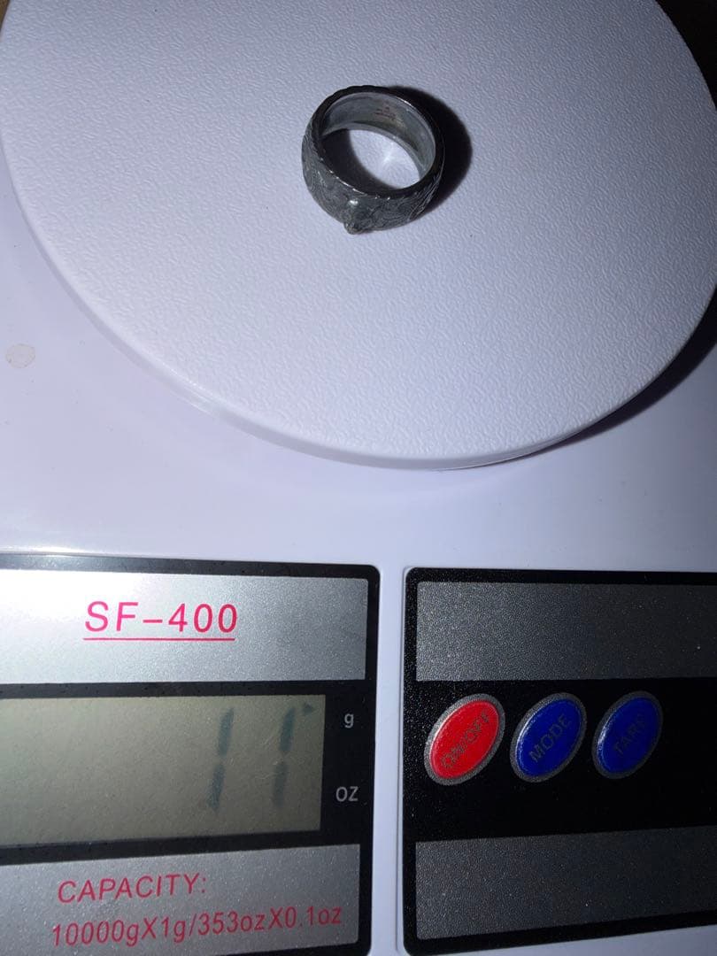 GUCCI ブラックリング 彫刻デザイン 20号