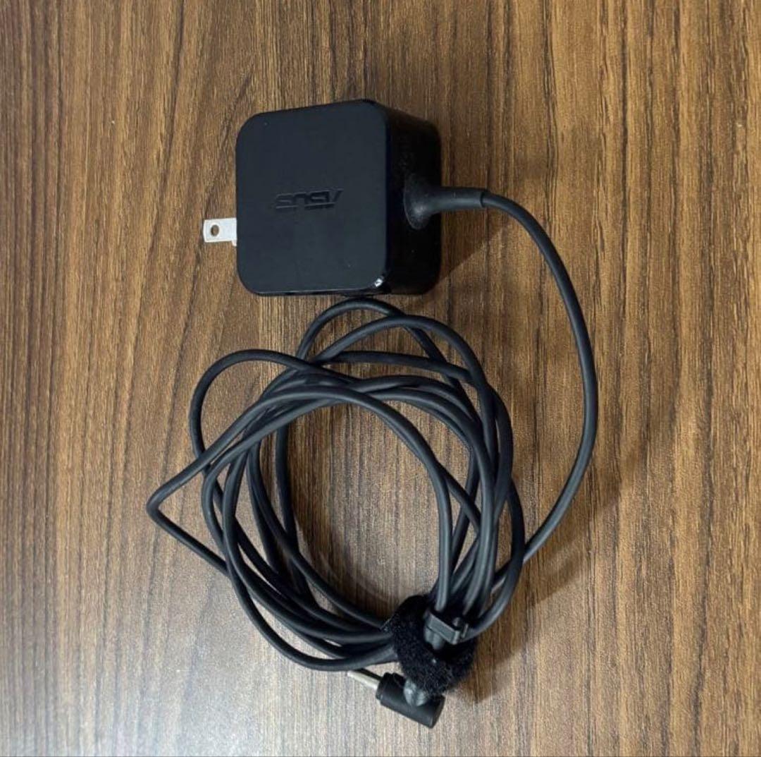 ASUS E203NA ホワイト ノートPC