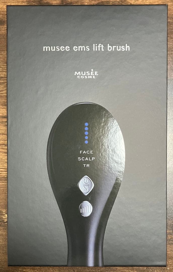 MUSÉE COSME EMS Lift Brush