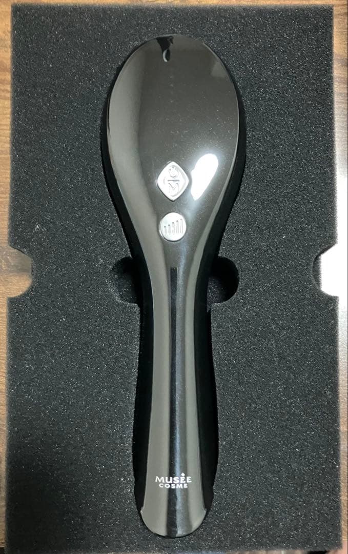 MUSÉE COSME EMS Lift Brush