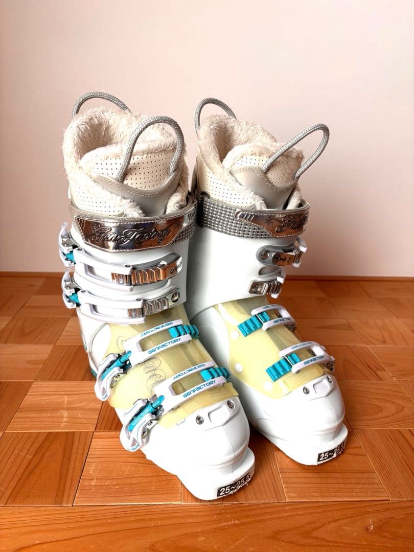 GENFACTORYスキー ブーツ(女性用) 25~25.5cm ホワイト