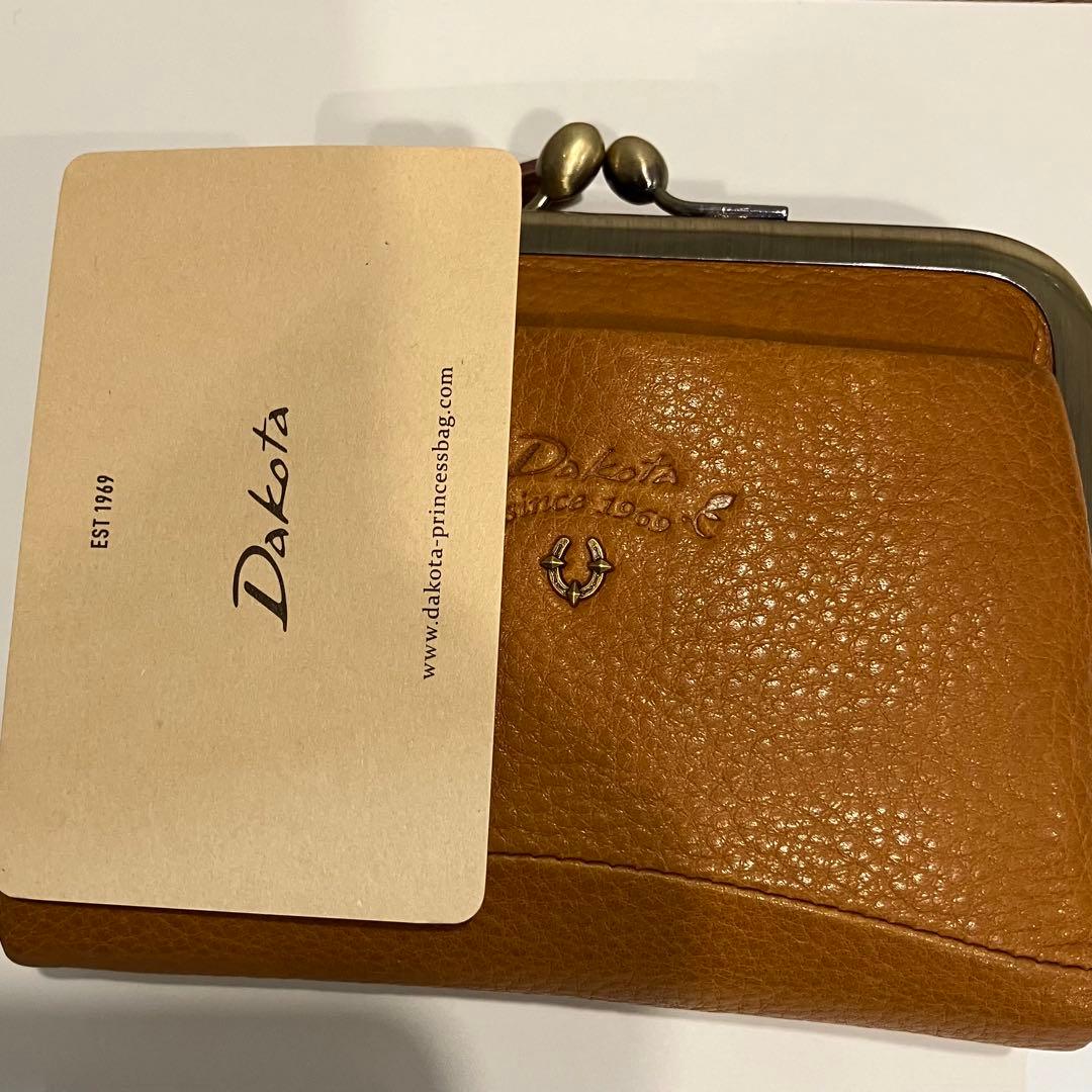 Dakota ダコタ　バイブリー　小銭入れ付き　二つ折り財布 ブラウン