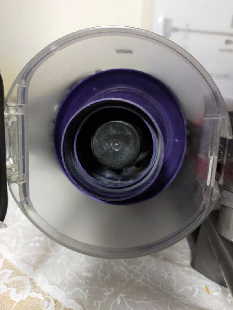 ダイソンV6　コードレスクリーナー