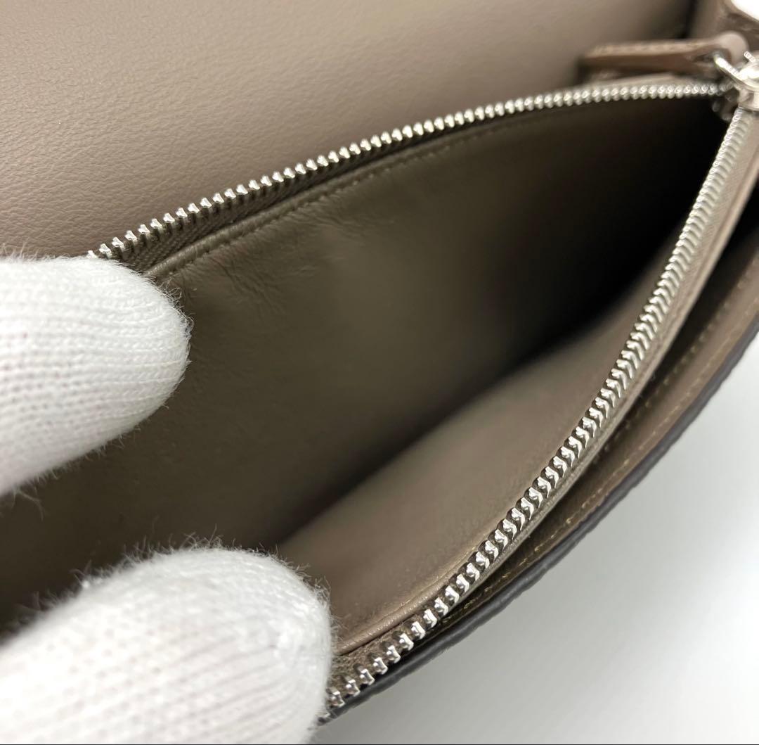 ⭐️ 美品 フェンディ ピーカブー レザー 二つ折り 長財布 グレー 鑑定済