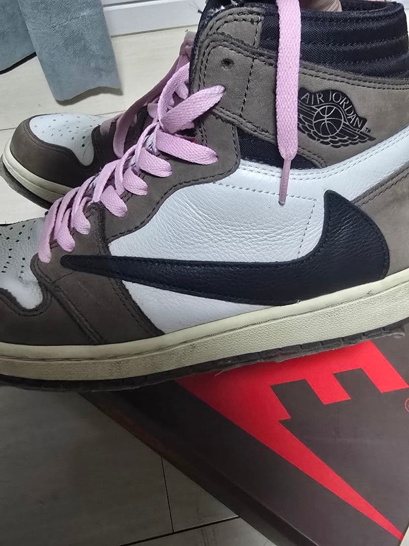 Nike Air Jordan 1 トラヴィススコット　ハイカット