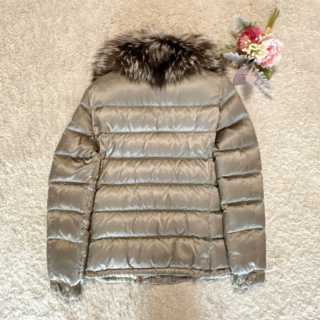 PRADA ダウンジャケット　三角ロゴプレート フォックスファー 38