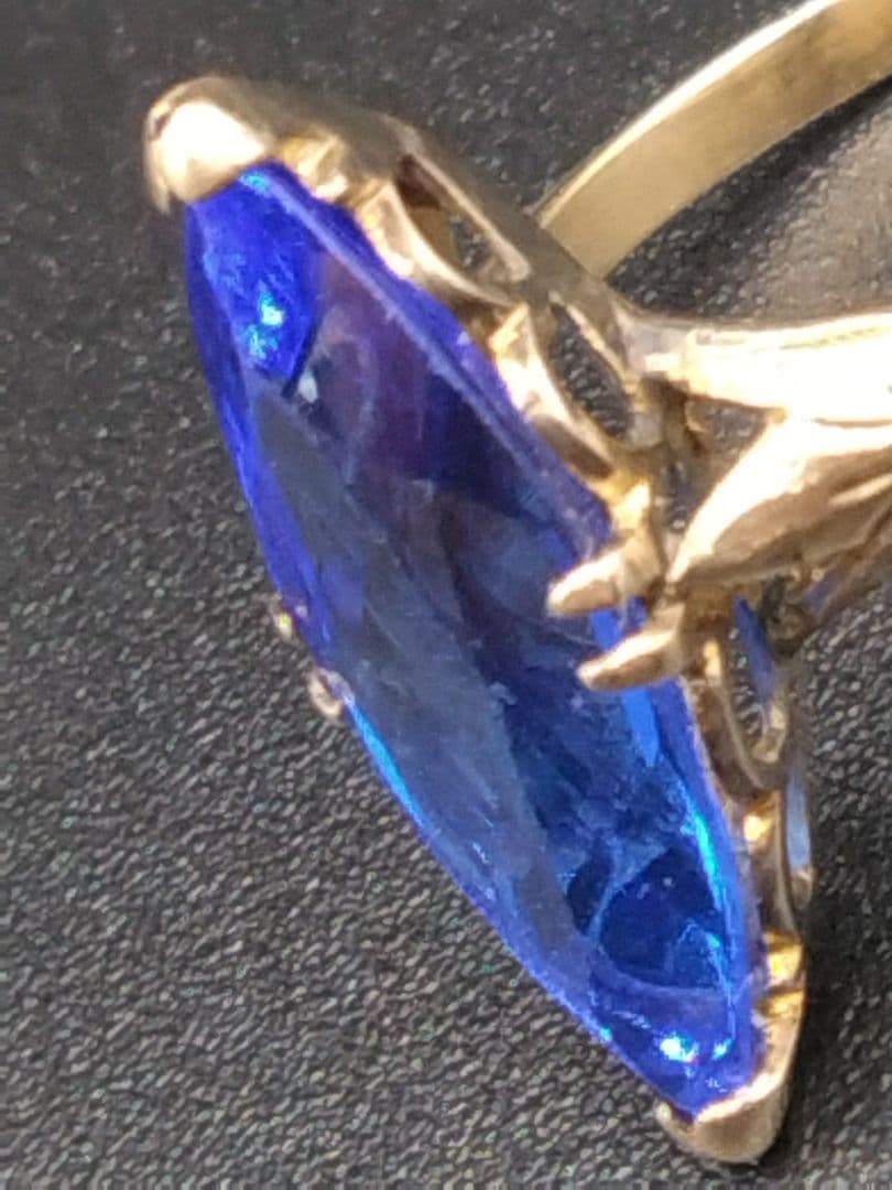 ​【昭和レトロ】K18 ブルー合成石 彫金 透かし ヴィンテージリング 指輪