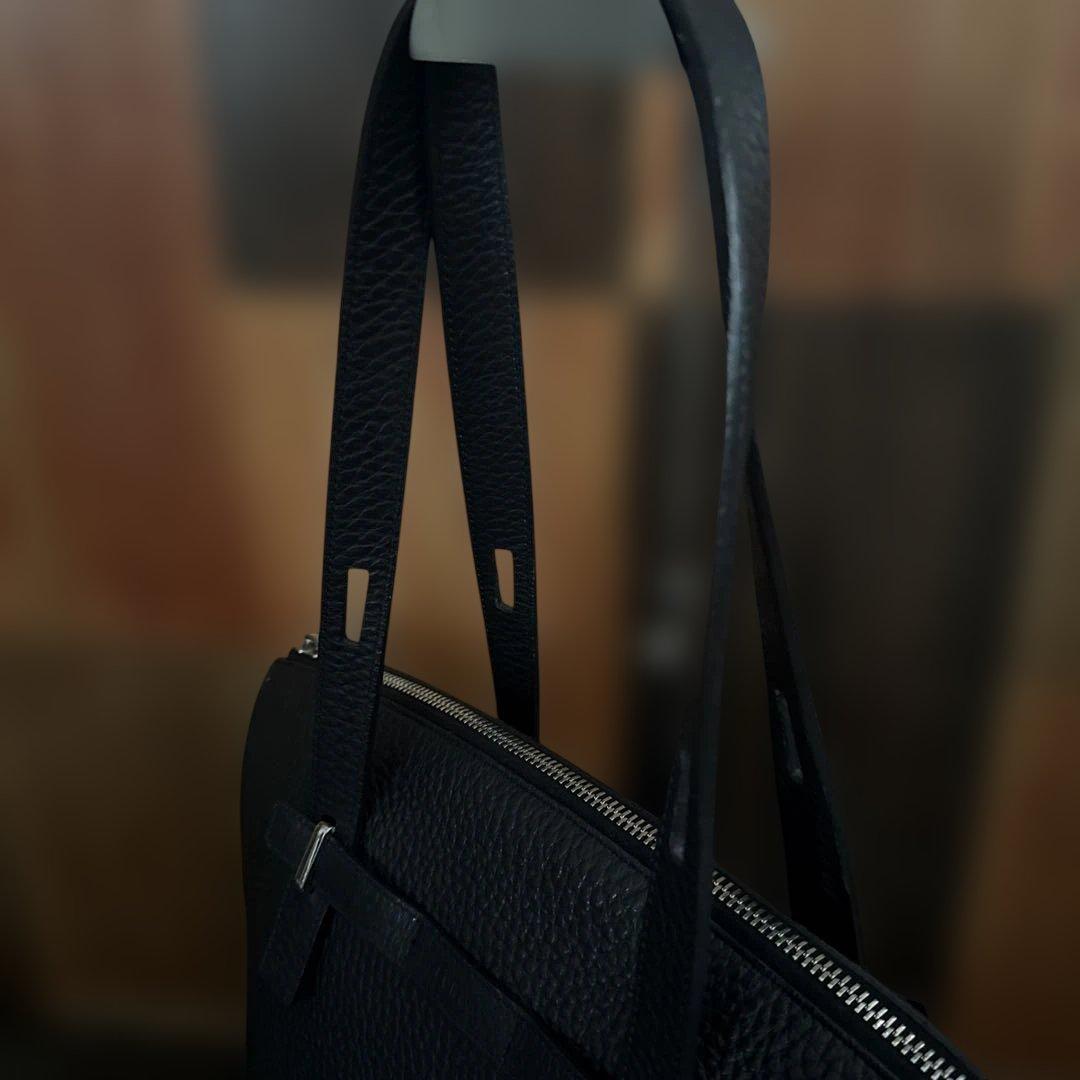 FURLA レザー トートバッグ　オールブラック 美品　大容量　A4 新入社員