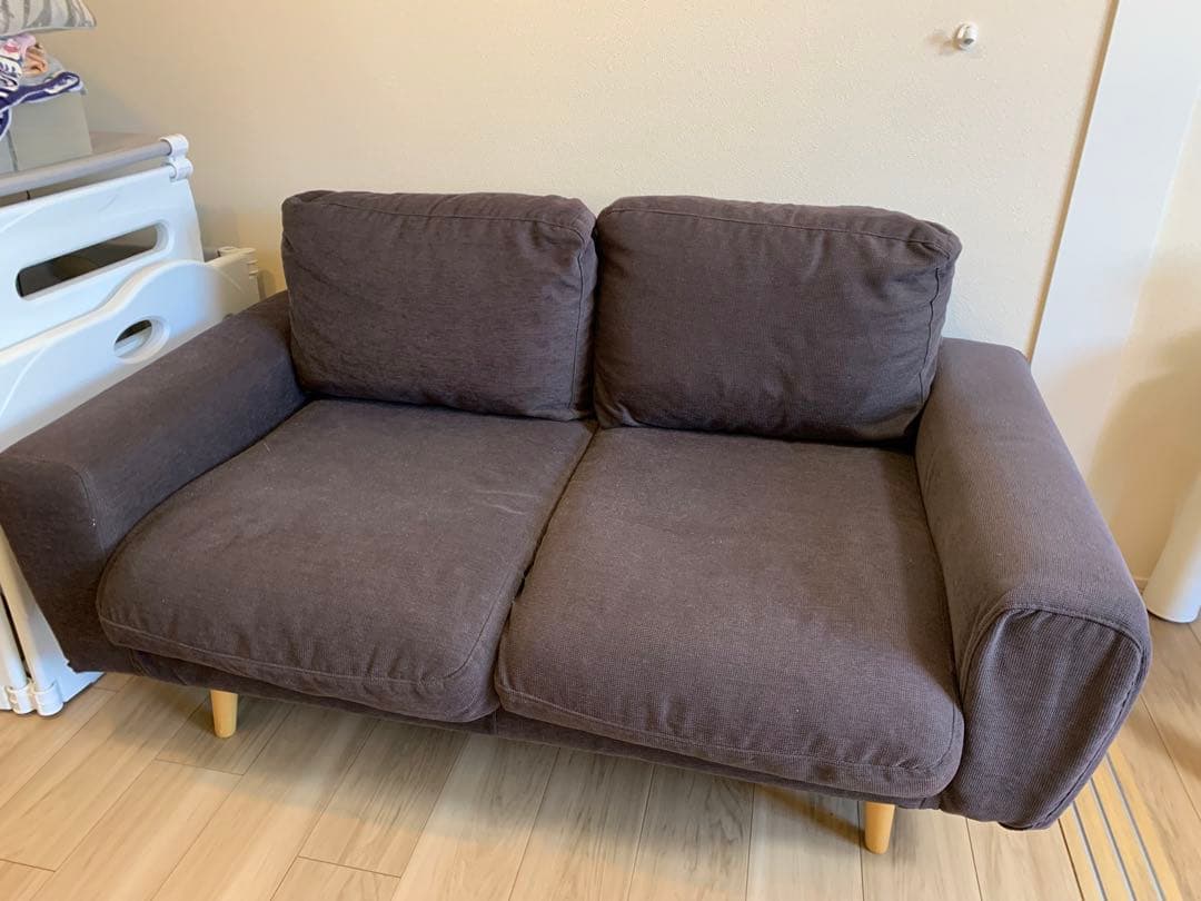 unico ブラウンファブリック2人掛けソファ