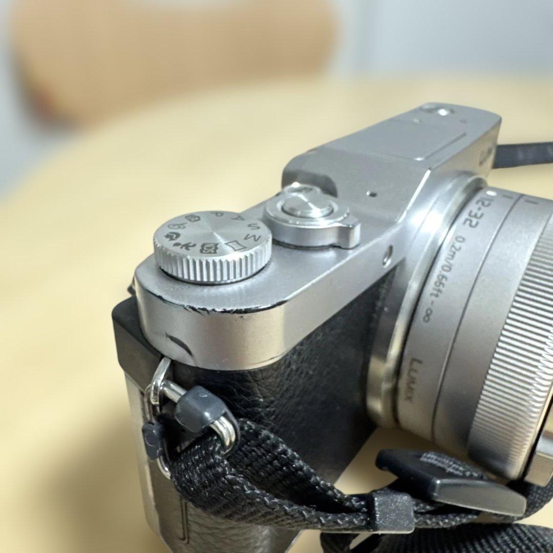 Panasonic ミラーレスカメラ　DC-GF9