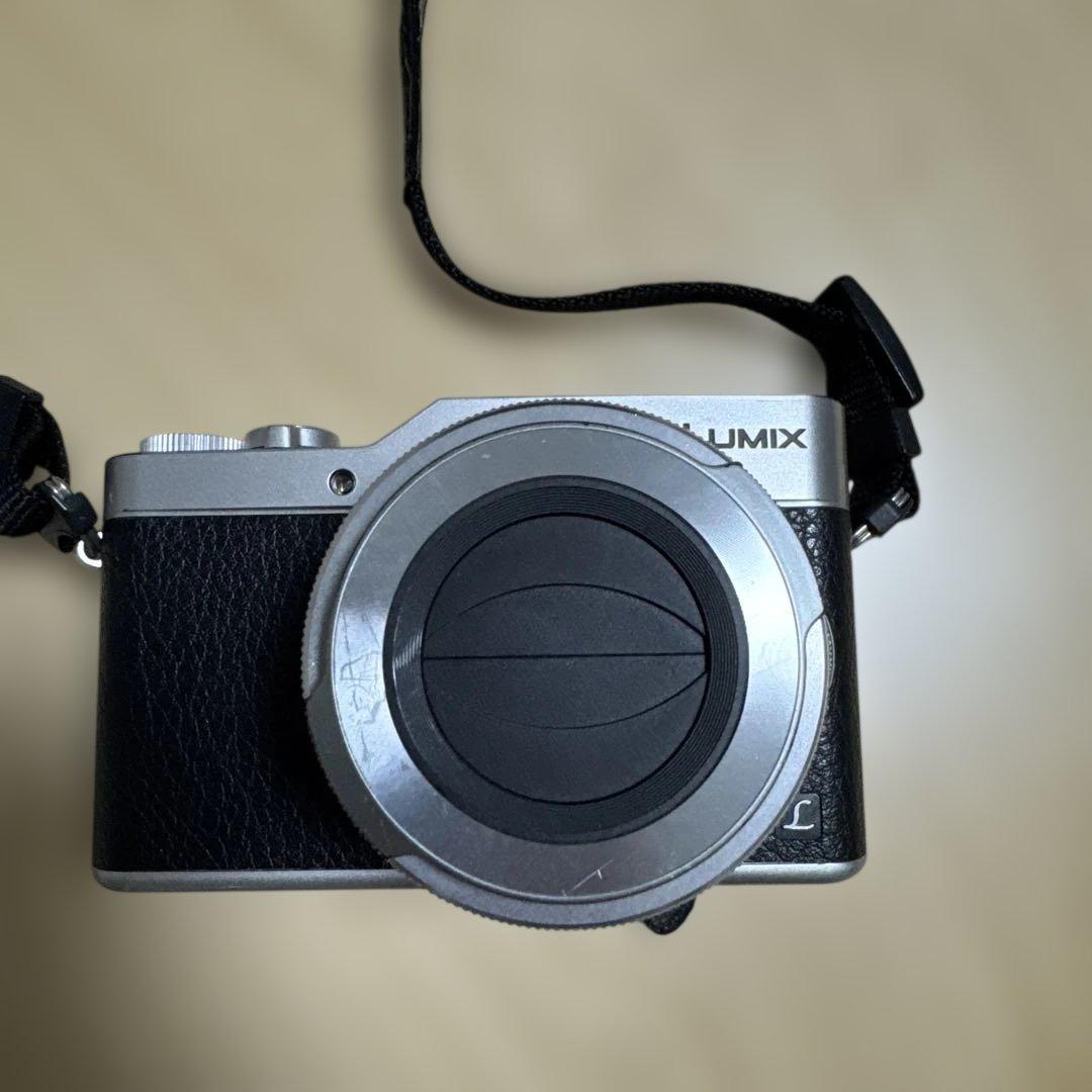 Panasonic ミラーレスカメラ　DC-GF9