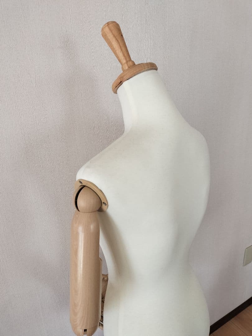 木製腕付き猫脚トルソー