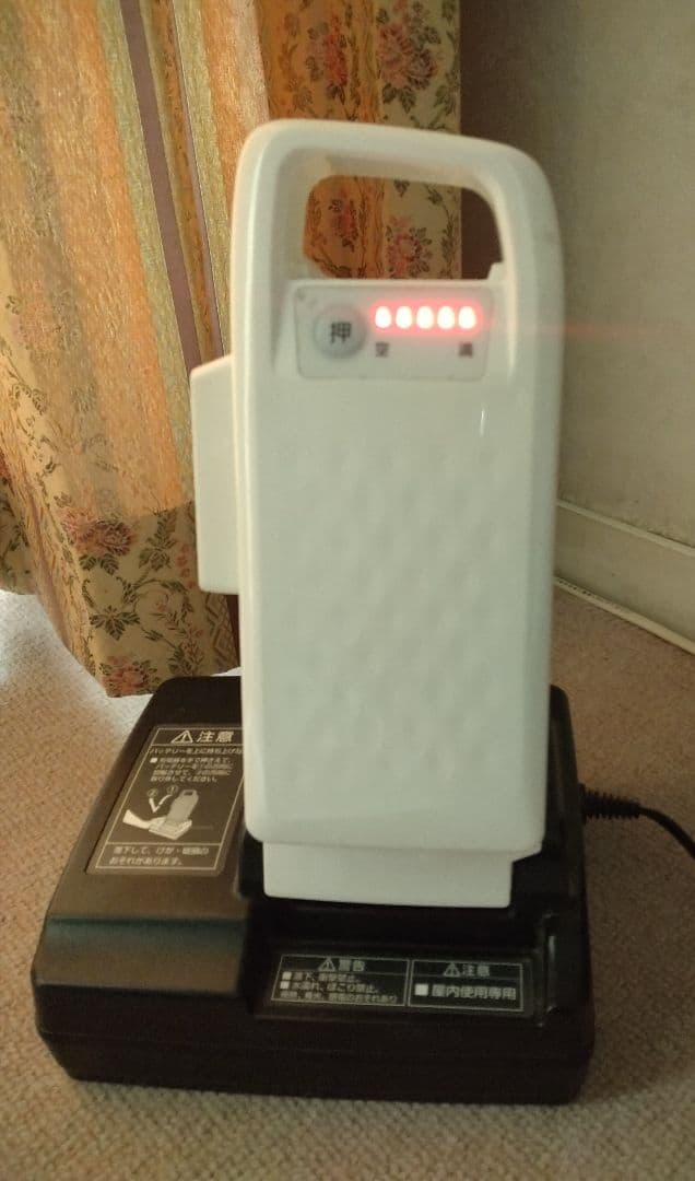 電動アシスト自転車／Panasonic NKJ069Z2 充電器