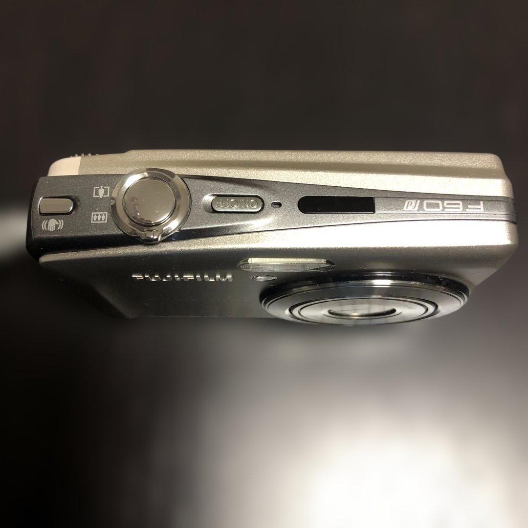 Fujifilm FinePix f60fdデジタルカメラ シルバー
