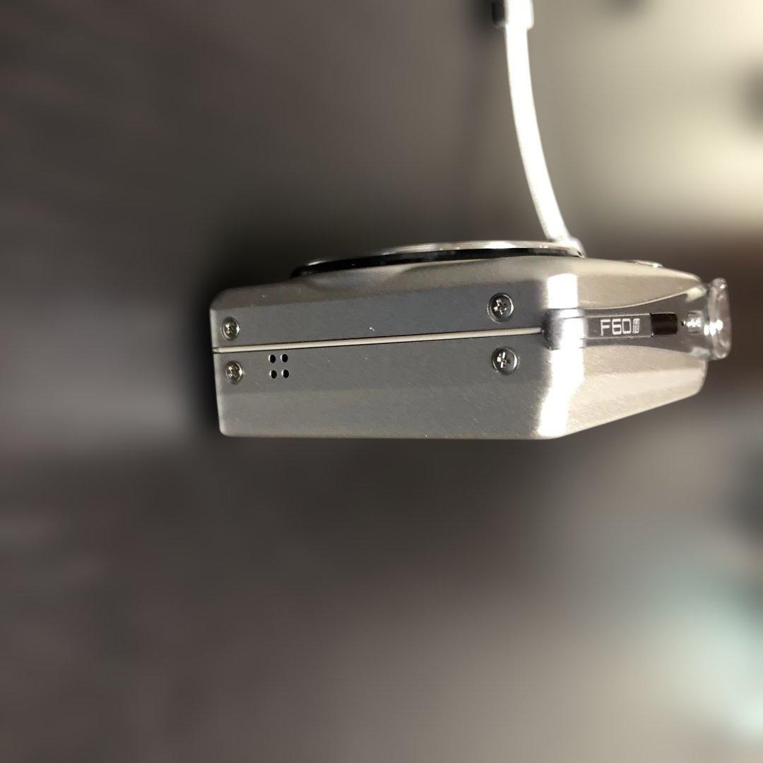 Fujifilm FinePix f60fdデジタルカメラ シルバー