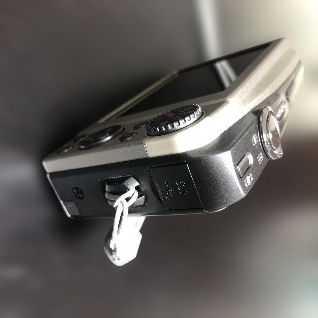 Fujifilm FinePix f60fdデジタルカメラ シルバー