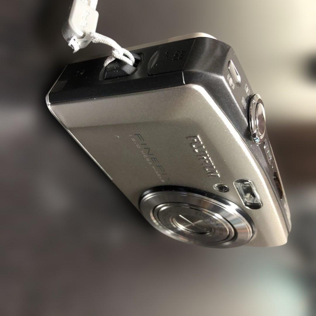 Fujifilm FinePix f60fdデジタルカメラ シルバー