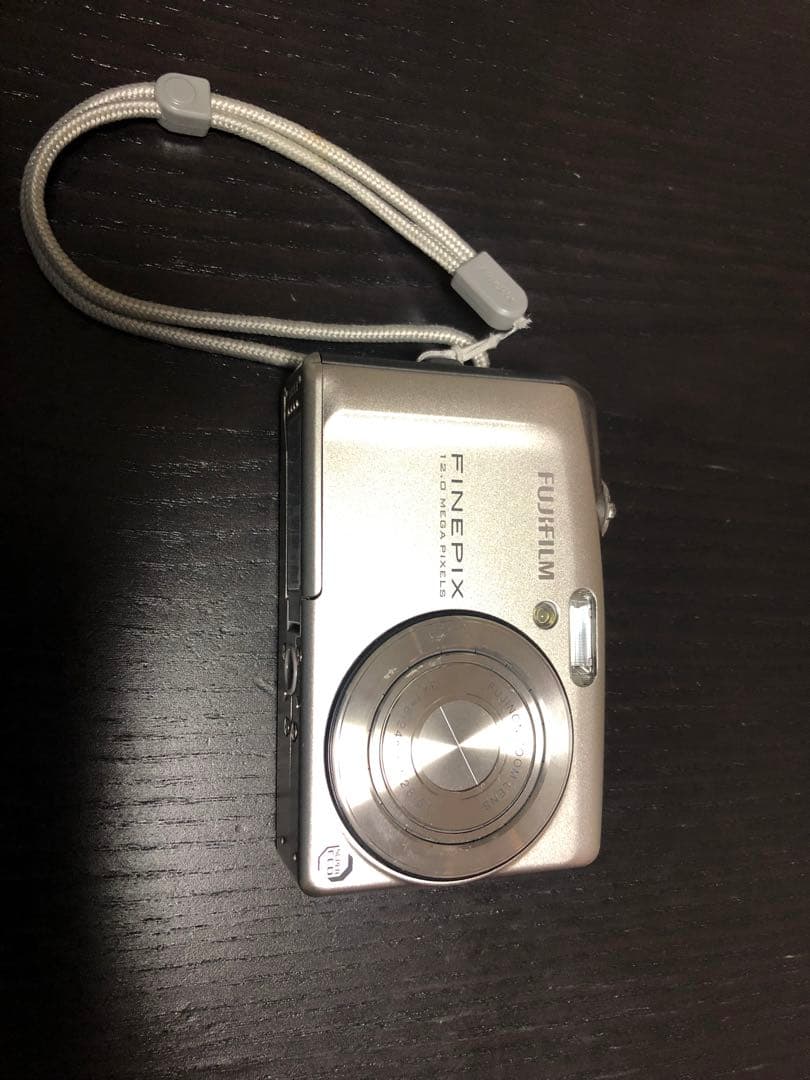 Fujifilm FinePix f60fdデジタルカメラ シルバー