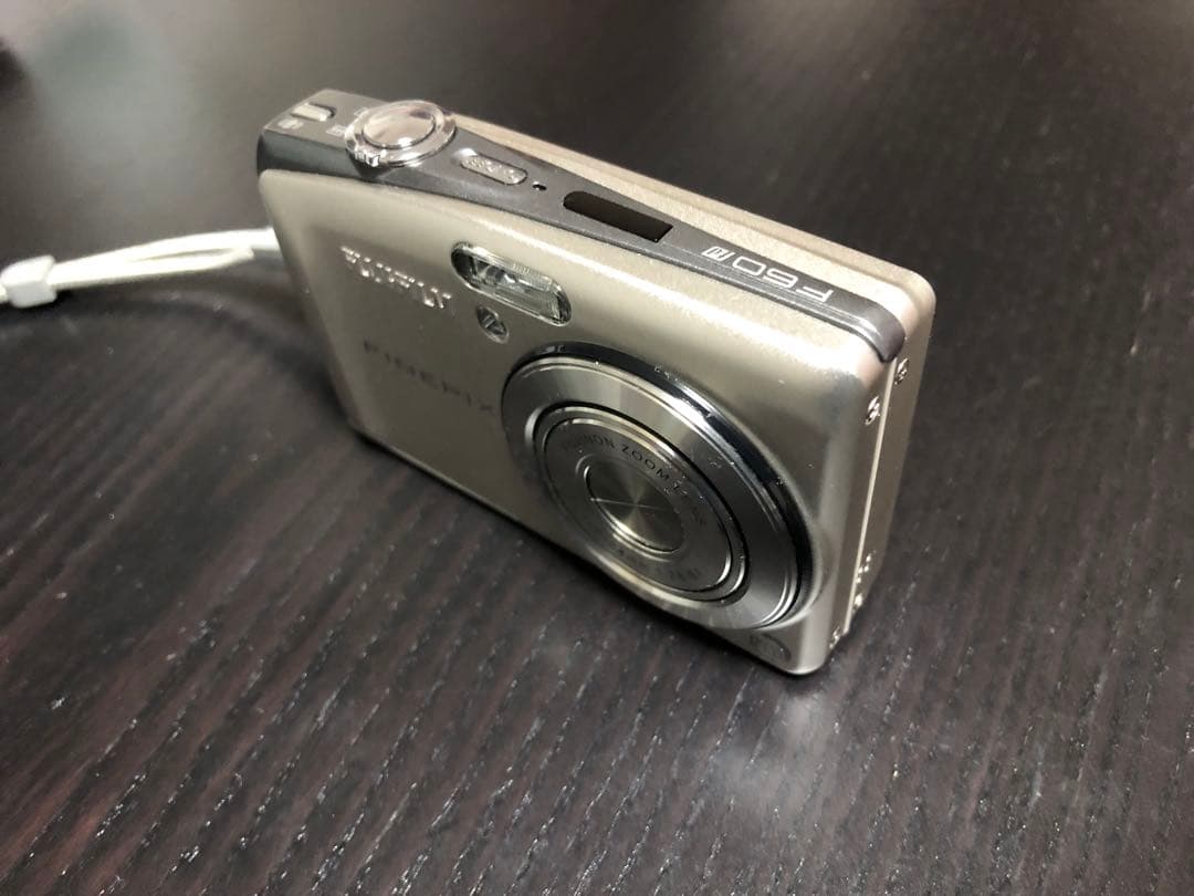 Fujifilm FinePix f60fdデジタルカメラ シルバー