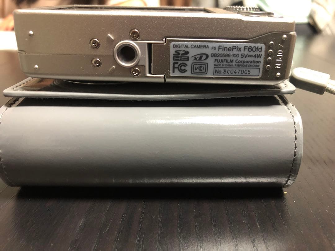 Fujifilm FinePix f60fdデジタルカメラ シルバー