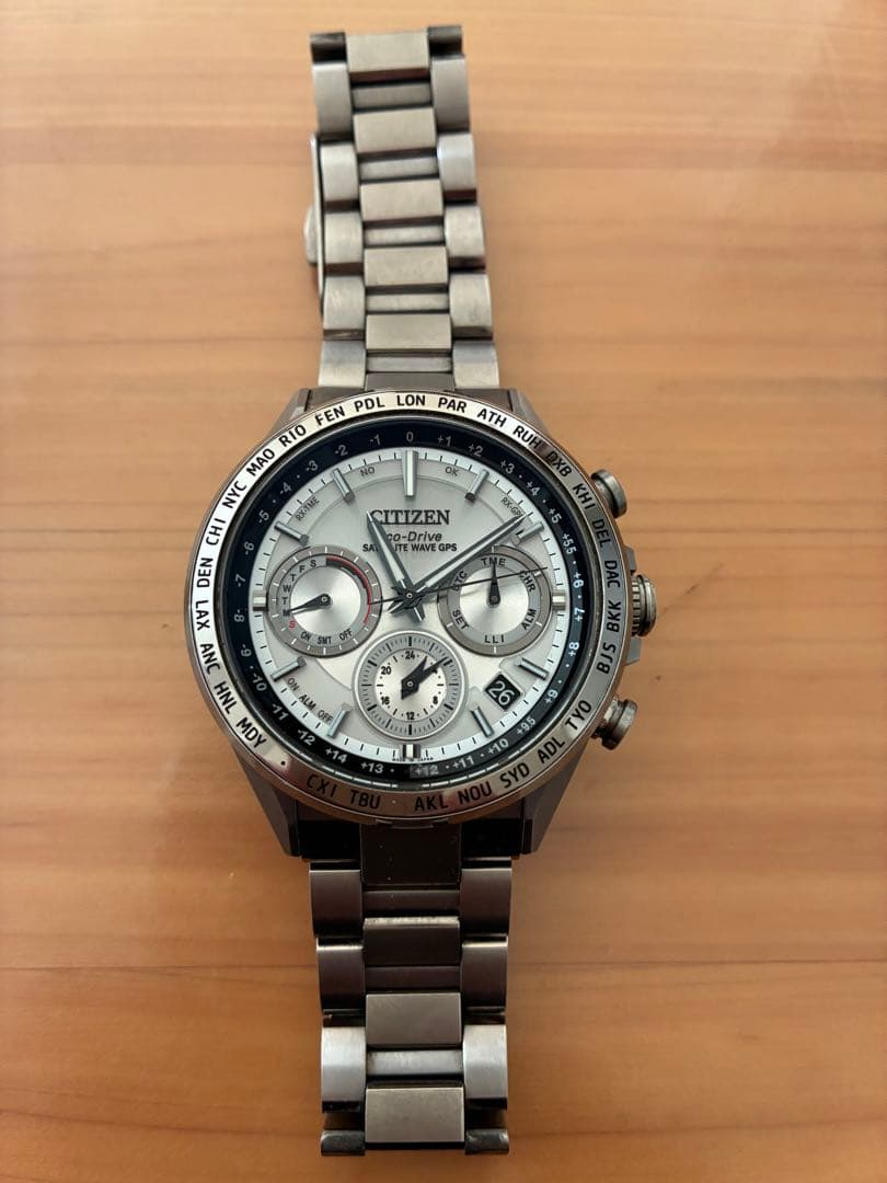 時計 CITIZEN ATTESA CC4010-80A