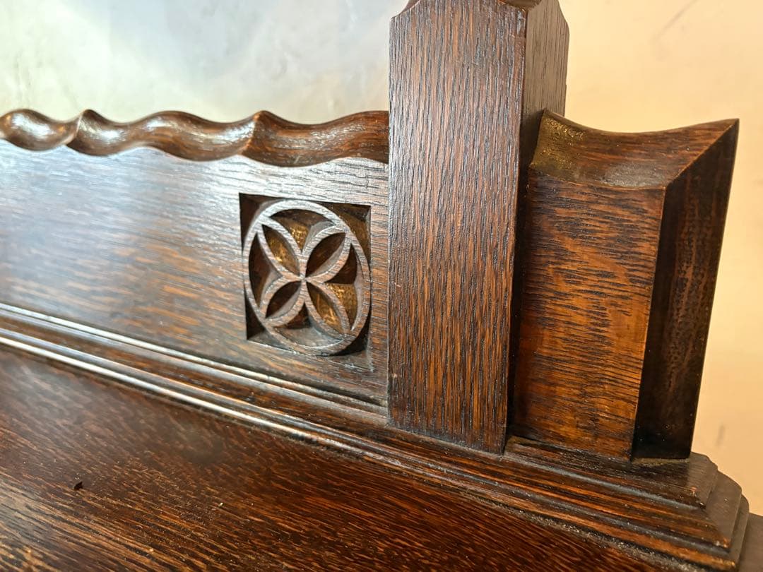 イギリスアンティーク オーク材ドレッサー 楕円形ミラー付き