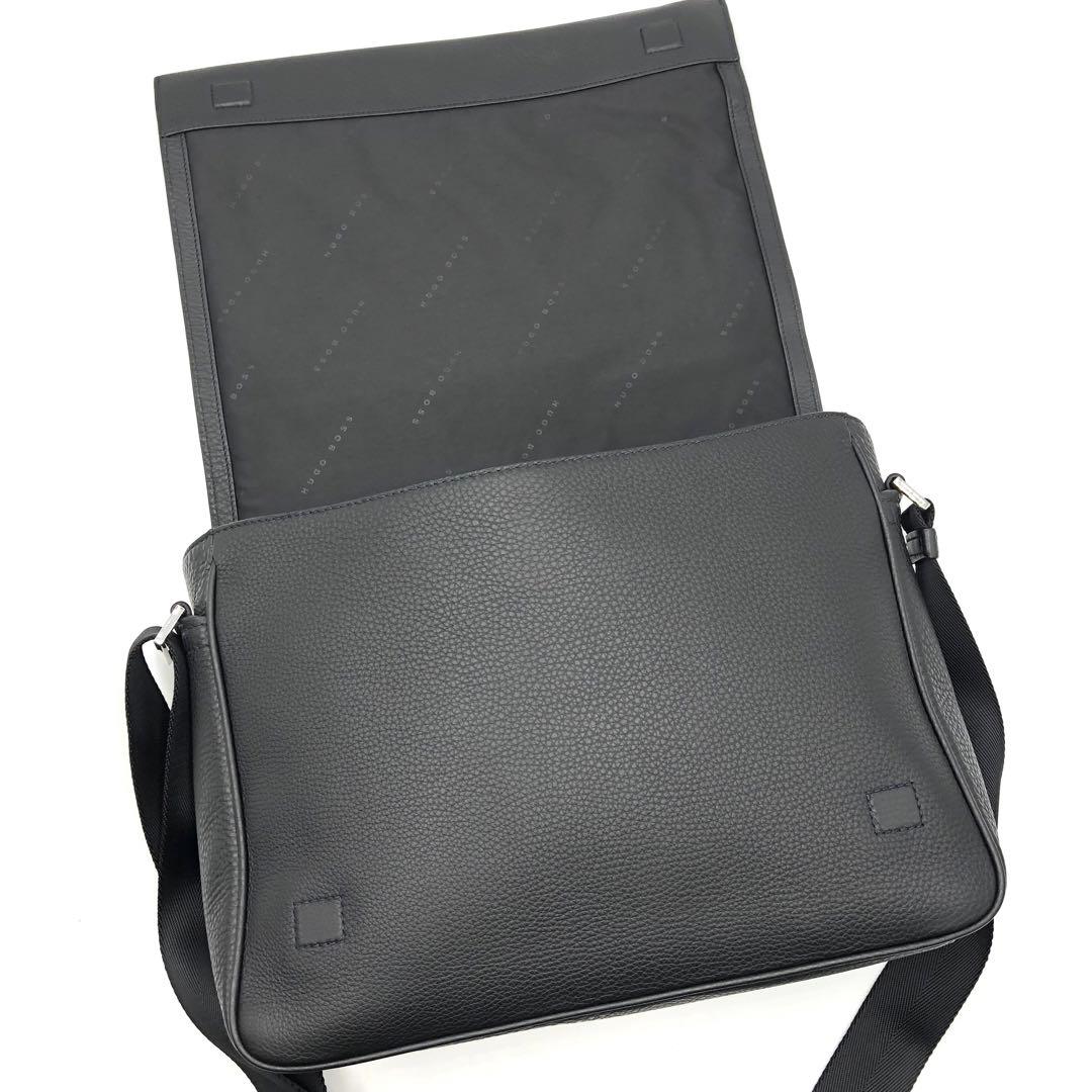 未使用級 ヒューゴボス メッセンジャーバッグ A4 ビジネス シボ革 ブラック