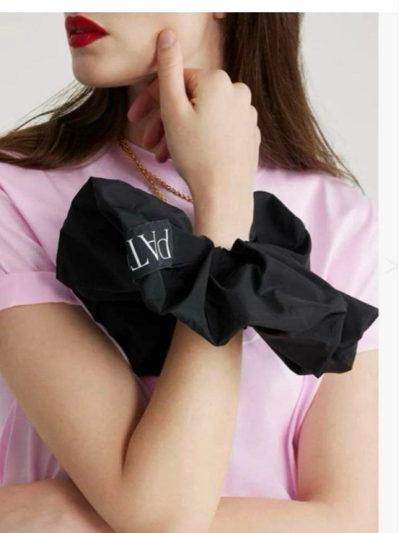 PATOU ボリュームシュシュ ブラック