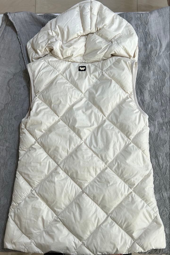 【みかりん】美品WEEKEND MaxMara フード付きダウンベスト