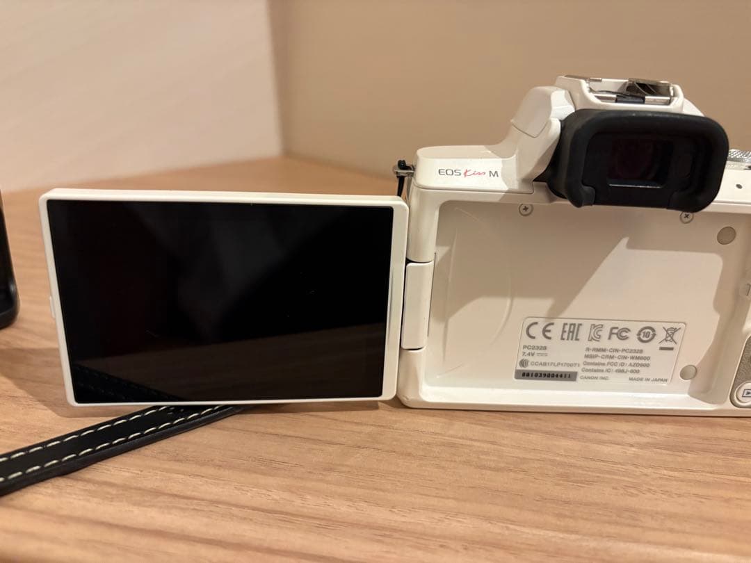 Canon EOS Kiss M ホワイト 充電器付き