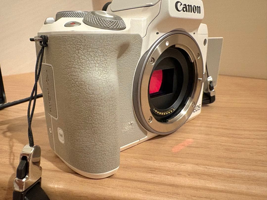 Canon EOS Kiss M ホワイト 充電器付き