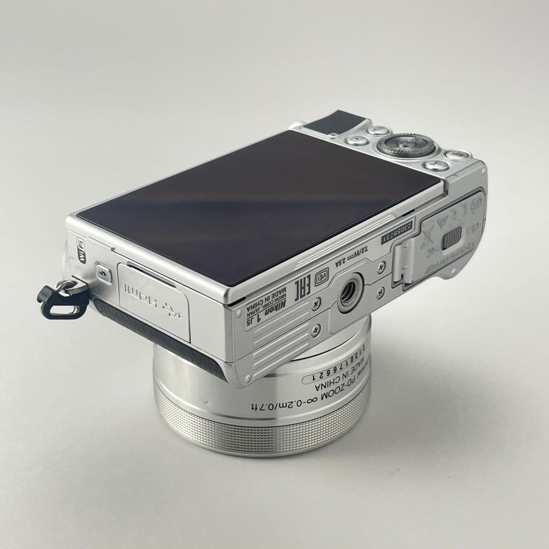【極上美品・返品保証】Nikon1 J5 標準レンズキット