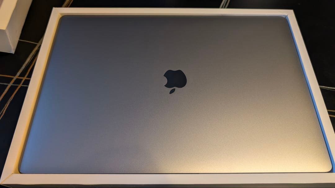 MacBook Pro 16インチ Model No. : A2141