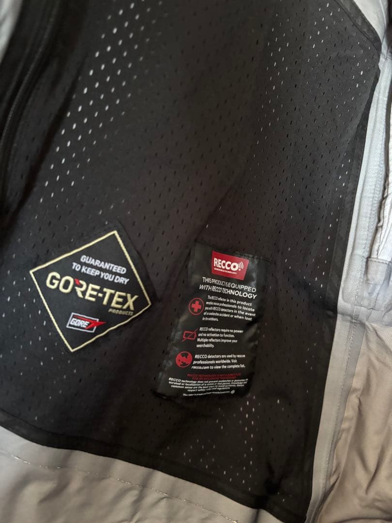 Volcom GORE-TEX ウエア ジャケット（中古）