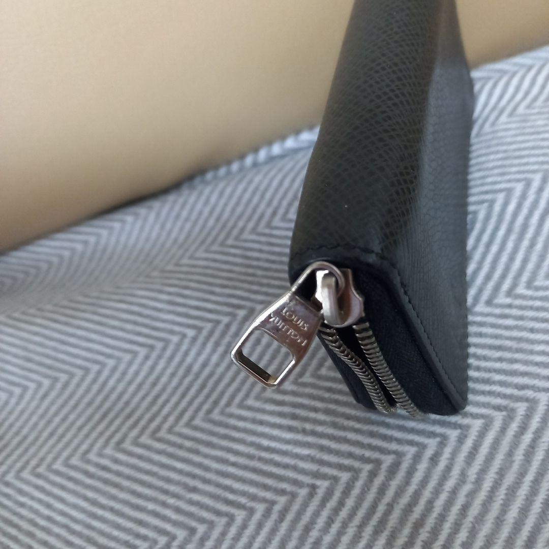 最終値下げ　ルイ・ヴィトン 黒型押しレザーケース