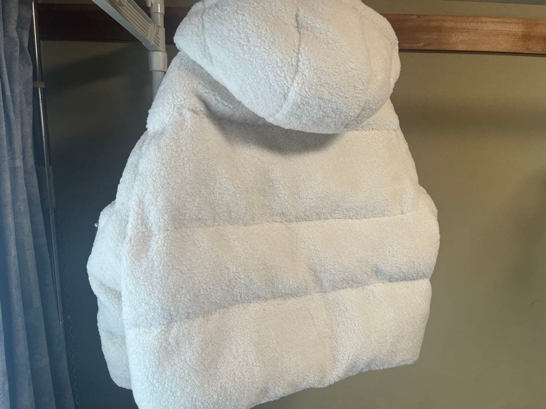 ミシェルマカロン フード付きホワイトダウンジャケット