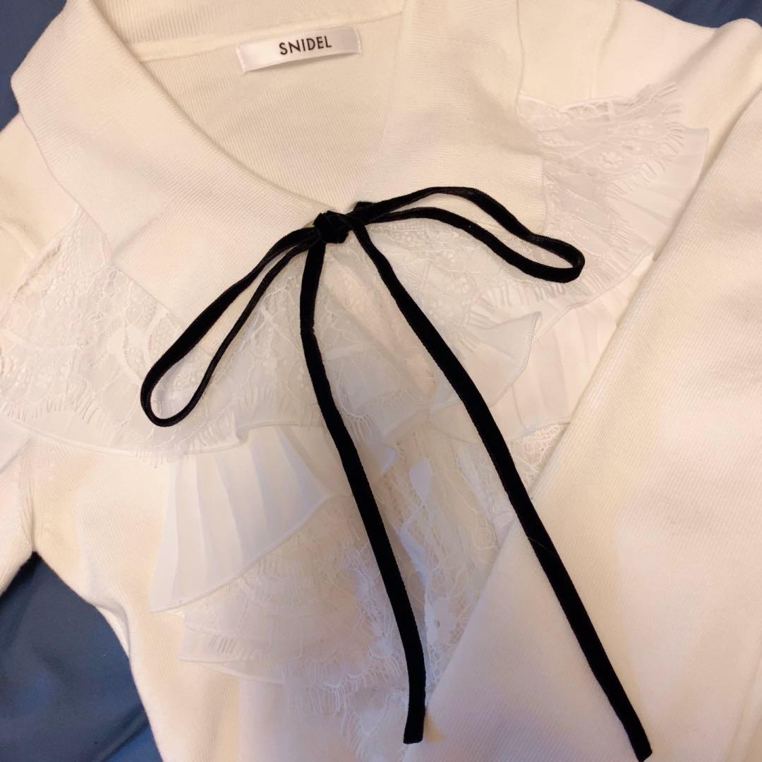 SNIDEL Sustainableレイヤードラッフルニットプルオーバー IVR