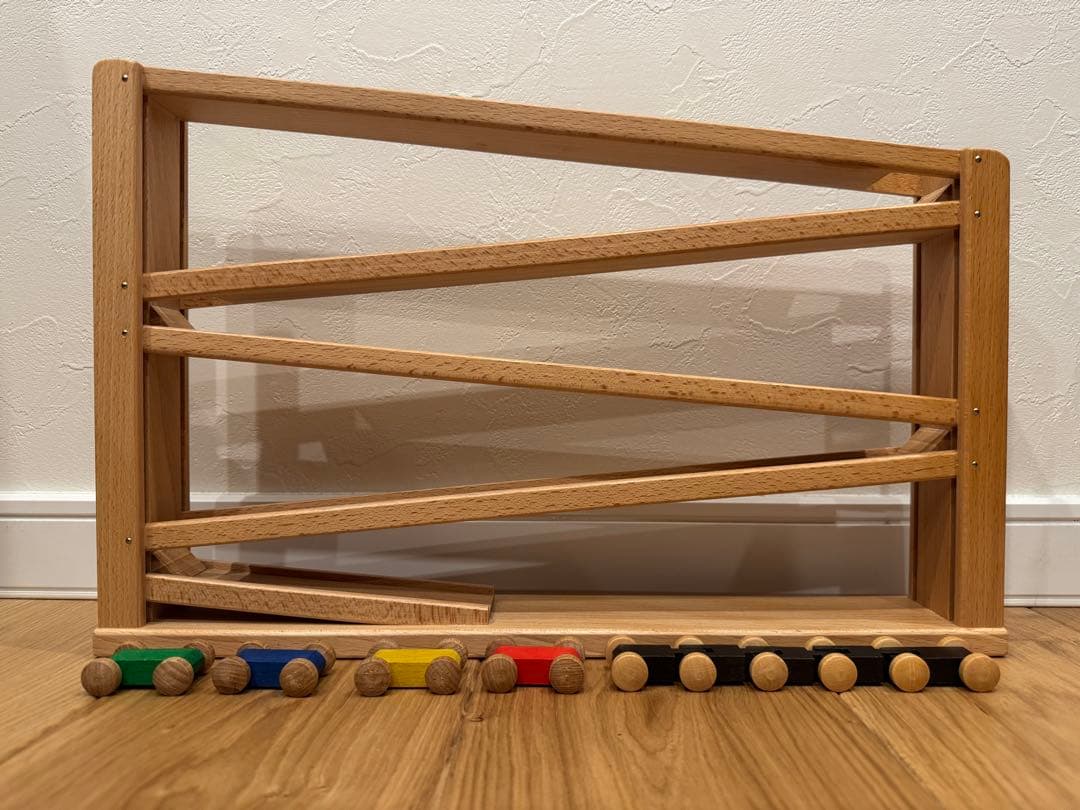 Laufbahn Beck社トレインカースロープとエドインター木のパズルセット