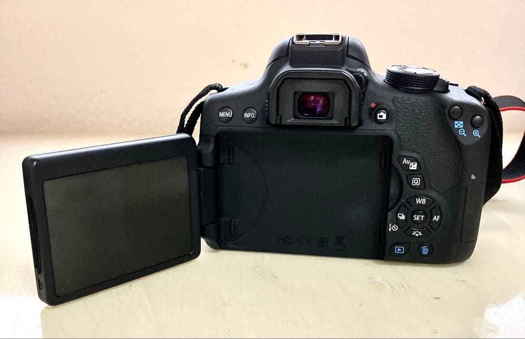 【動作確認済】CanonEOS KissX8iレンズ2本18-55mm/50mm