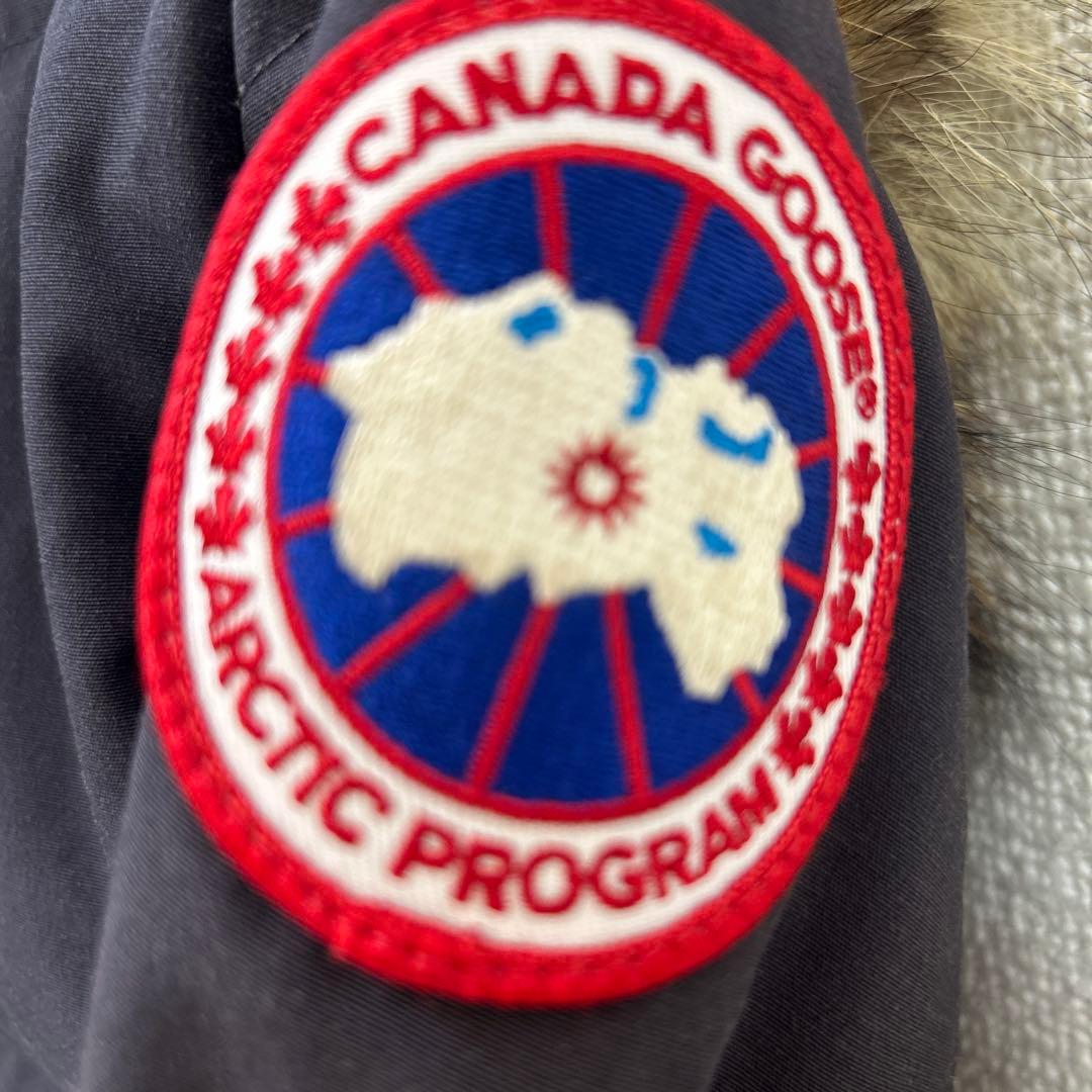   （カナダグース）ダウンジャケット M