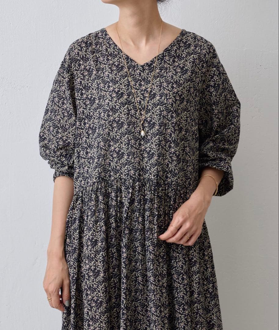 【24SS美品】BEARDSLEY プリントギャザーワンピース　ブラック